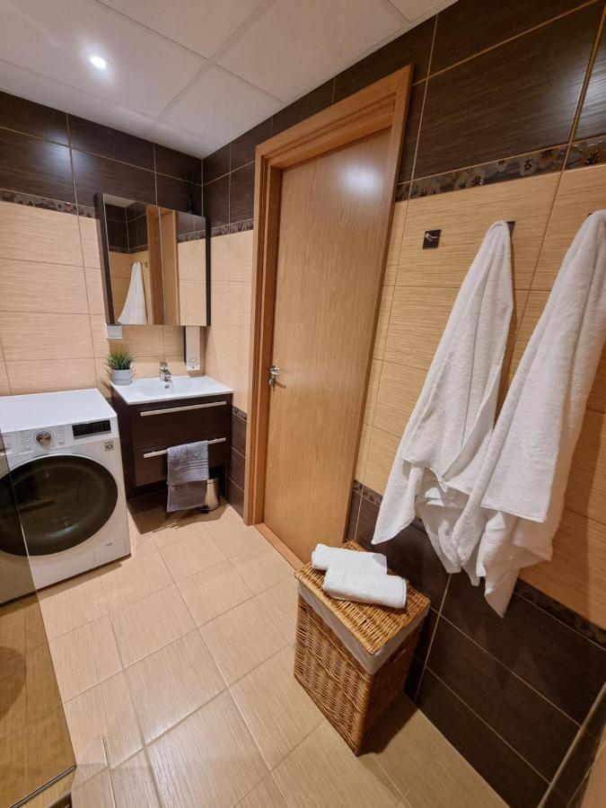 R63 Apartment With Terrace タルトゥ エクステリア 写真